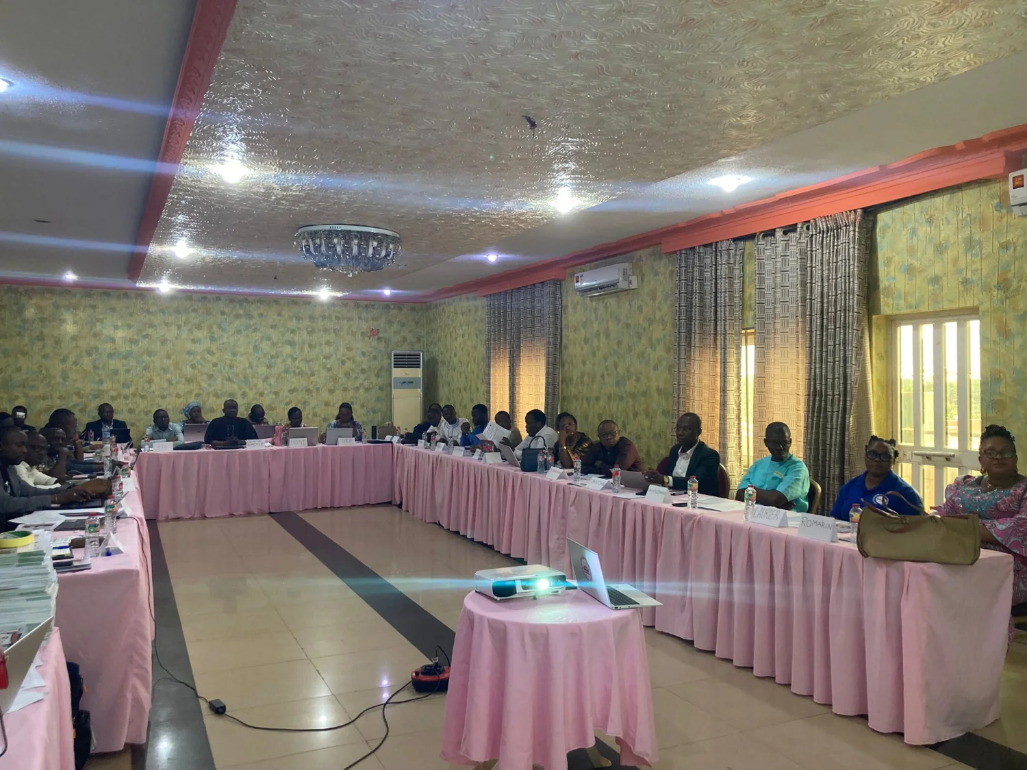 Atelier de formation sur la prise en charge intégrée des MNT : le PNLMNT renforce les compétences des formateurs à Bohicon.