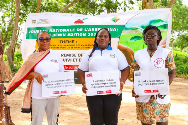 Célébration de la Journée de l’Arbre à Ouidah : Plus de 2500 arbres plantés pour lancer Juin Vermeil 2025